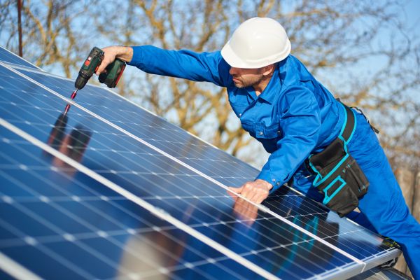 Professional Roof Solar Panel Repair